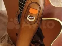 Гитарный ремень светло-коричневый с карманом для медиаторов