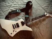 Гитарный ремень из двойной кожи с пряжкой и логотипом