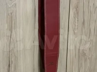 Гитарный ремень из красной кожи