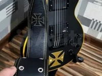 Гитарный ремень с пряжкой и нашивкой