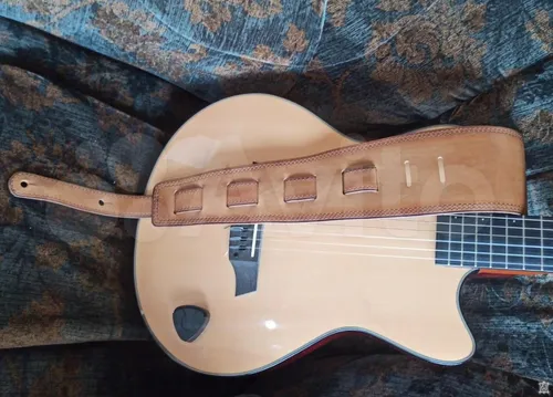 Гитарный ремень из натуральной кожи с декоративной строчкой