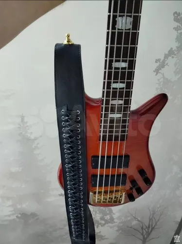 Гитарный ремень из кожи со шнуровкой