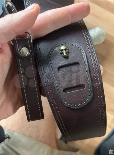 Гитарный ремень натуральная кожа с карманом для медиаторов и кончо