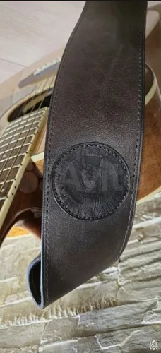 Гитарный ремень из натуральной кожи с эмблемой, толщина 4 мм