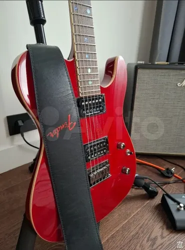 Гитарный ремень из кожи с нанесением логотипа и покраской