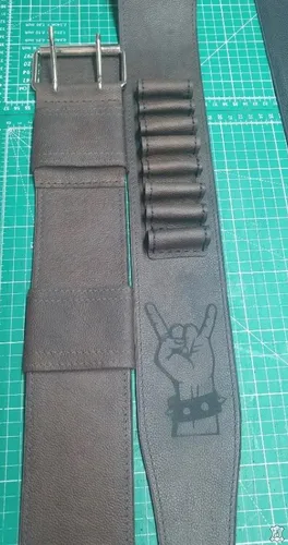 Гитарный ремень с логотипом группы участника