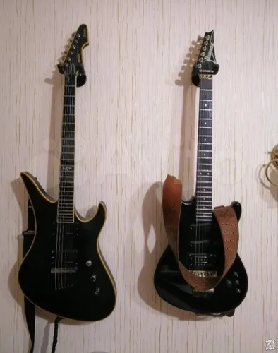 Гитарный ремень из кожи. толщиной 4 мм, с люверсами