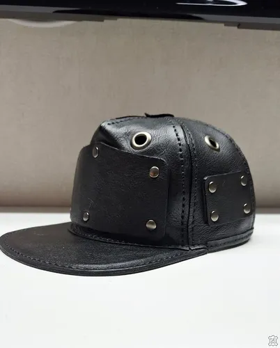 Кепка из натуральной кожи ручной работы