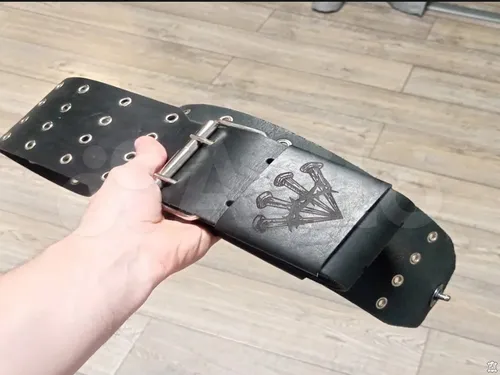 Гитарный ремень из натуральной кожи с люверсами и пряжкой