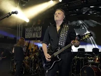 Гитарный ремень с пирамидками с регулировкой по длине