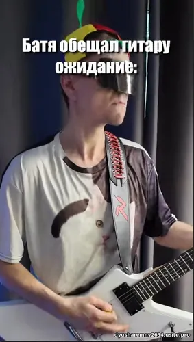 Paul Landers из Rammstein молча завидует ремню Риффадея