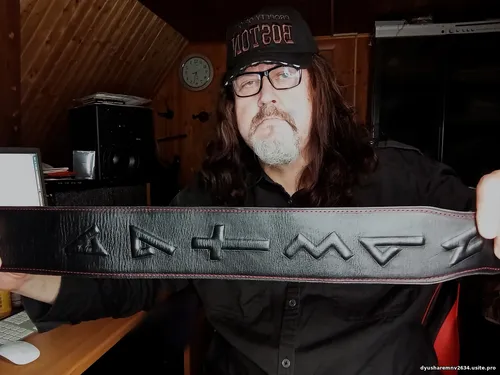 Двойная кожа, объмные буквы, красная строчка