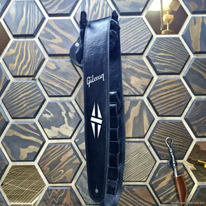 Гитарный ремень в стиле Gibson Custom